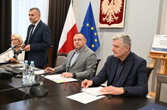 Powołanie Anny Szlachty na członka rady Branżowego Centrum Umiejętności, dyrektor BCU wygłasza przemówienie. 